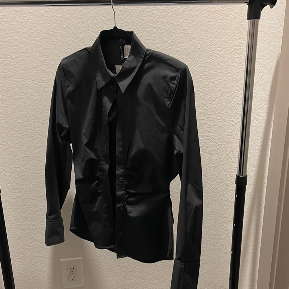 H&M Gray Fitted Long Sleeve Button Down Shirt